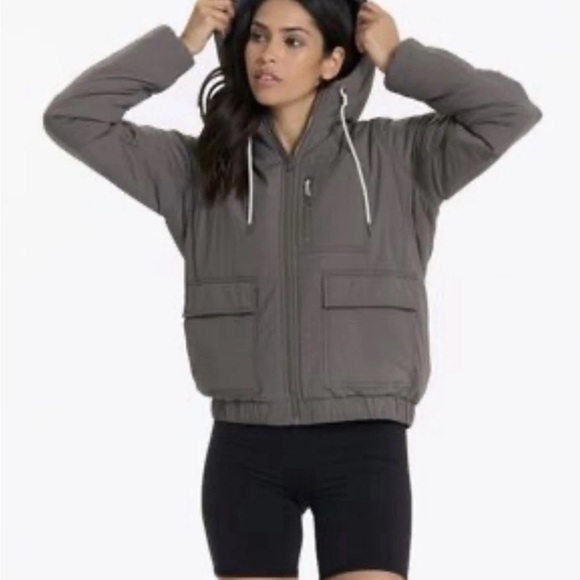 Vuori Tahoe Gray Insulated Jacket - Picture 1 of 12